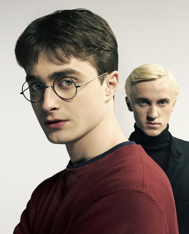 Harry Potter Daniel Radcliffe In Primo Piano Con Draco Malfoy Tom Felton Alle Spalle In Un Immagine Promo Del Film Harry Potter E Il Principe Mezzosangue 128297