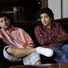 Jerry Ferrara e Adrian Grenier in una scena dell'episodio 'No More Drama' della sesta stagione di Entourage