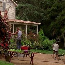 Maryann (Michelle Forbes) ed Eggs (Mehcad Brooks) in una scena dell'episodio 'New World In My View' della serie True Blood