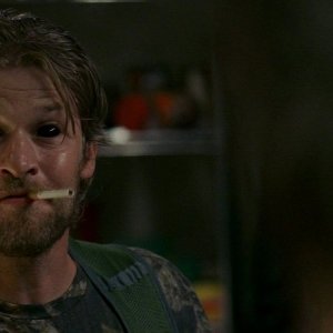 Terry (Todd Lowe) vittima dei poteri di Maryann in una scena dell'episodio 'New World In My View' della serie True Blood