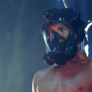 Un eccezionale Jason Stackhouse (Ryan Kwanten) in una scena dell'episodio 'New World In My View' della serie True Blood