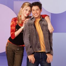 Alyson Michalka e Ricky Ullman in una foto promozionale per la serie 'Phil dal futuro'