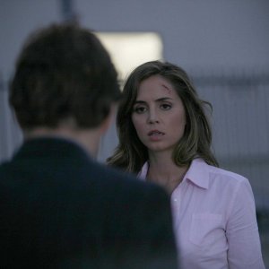 Eliza Dushku in un momento della premiere della stagione 2 di Dollhouse