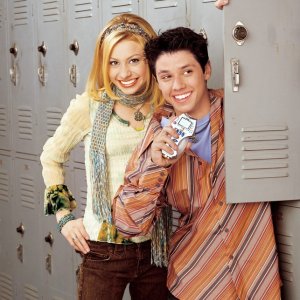 Un'immagine promo di Alyson Michalka e Ricky Ullman per la stagione 1 di Phil of the Future