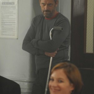 Hugh Laurie in una scena della premiere della sesta stagione di Dr. House: Medical Division