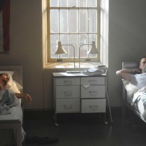 Hugh Laurie in una scena di Broken dalla sesta stagione di Dr. House: Medical Division