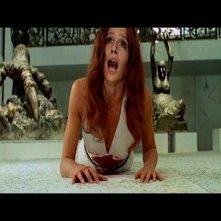 Eva Renzi in una scena del film L'uccello dalle piume di cristallo (1970)