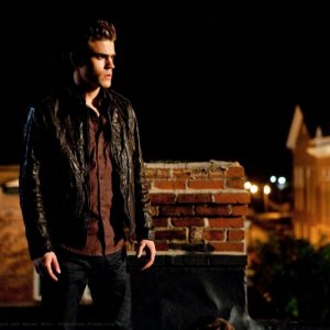Paul Wesley in una scena dell'episodio Night of the Comet di The Vampire Diaries