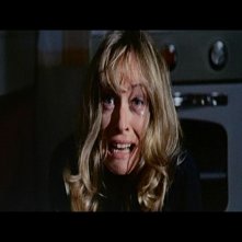Suzy Kendall in una scena del film L'uccello dalle piume di cristallo (1970)