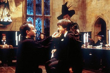 Daniel Radcliffe, Maggie Smith e Chris Columbus sul set del film Harry Potter e la pietra filosofale