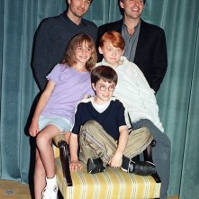 Il regista Chris Columbus con Daniel Radcliffe, Emma Watson, Rupert Grint e il produttore David Heyman annunciano la realizzazione del film Harry Potter e la pietra filosofale