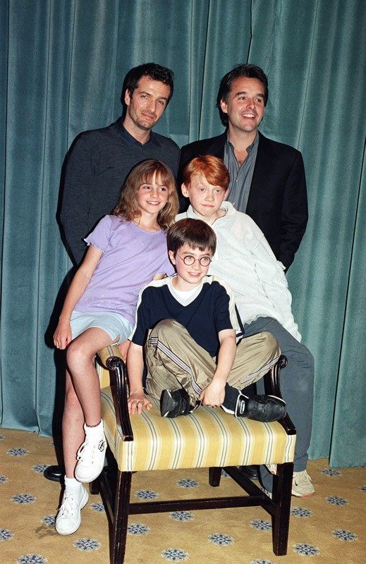 Il regista Chris Columbus con Daniel Radcliffe, Emma Watson, Rupert Grint e il produttore David Heyman annunciano la realizzazione del film Harry Potter e la pietra filosofale