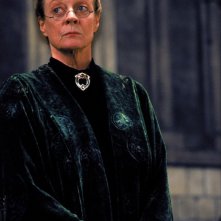Maggie Smith è la professoressa McGranitt in una scena del film Harry Potter and the Sorcerer's Stone