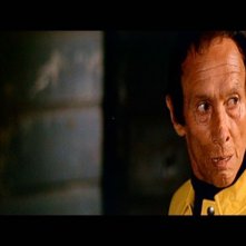 Reggie Nalder in una scena del film L'uccello dalle piume di cristallo (1970)