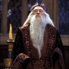 Richard Harris è Albus Silente in una sequenza del film Harry Potter e la Pietra Filosofale
