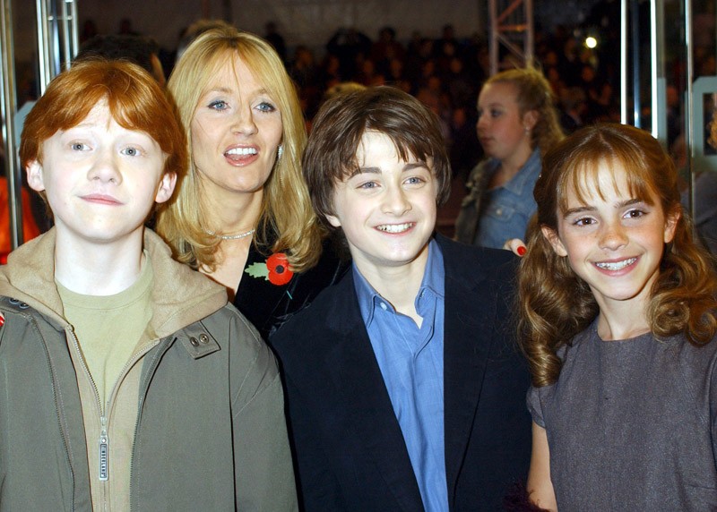 Rupert Grint, J.K. Rowling, Daniel Radcliffe ed Emma Watson alla premiere londinese del film Harry Potter e la pietra filosofale