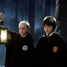 Tom Felton e Daniel Radcliffe in una scena del film Harry Potter e la Pietra Filosofale