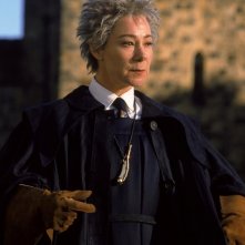 Zoe Wanamaker è Madame Hooch in una scena del film Harry Potter and the Sorcerer's Stone