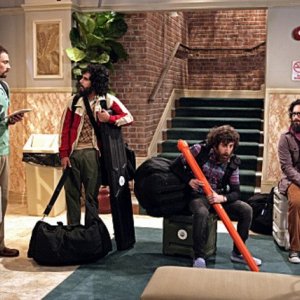 I quattro amici di ritorno dal Polo Nord nell'episodio The Electric Can Opener Fluctuation di  The Big Bang Theory