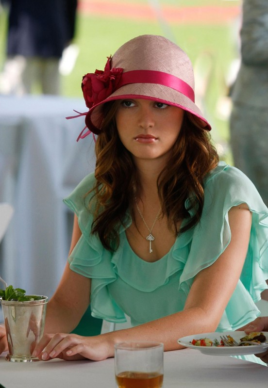 Un Elegante Blair Waldorf Leighton Meester In Una Scena Dell Episodio Reversals Of Fortune Di Gossip Girl 129360