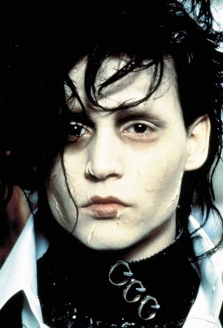 Foto promo in primo piano di Johnny Depp per il film Edward Mani di Forbice