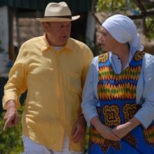 Massimo Boldi e Barbara De Rossi in una scena del film tv Un coccodrillo per amico