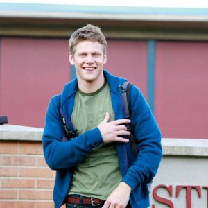 Zach Roerig è Matt in una scena dell'episodio Friday Night Bites di The Vampire Diaries