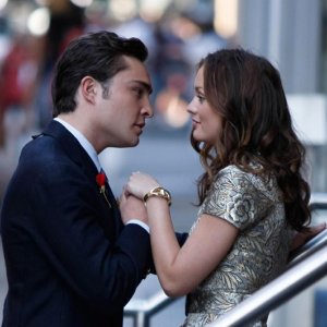 Chuck (E. Westwick) con Blair (L. Meester) nell'episodio Reversals of Fortune di Gossip Girl