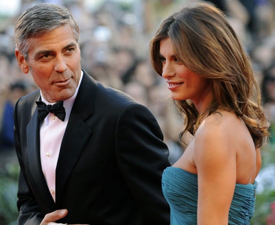 Venezia 2009 George Clooney Accanto A Elisabetta Canalis Sul Red Carpet 129828