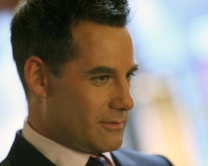 Adrian Pasdar in una scena della premiere della quarta stagione di Heroes