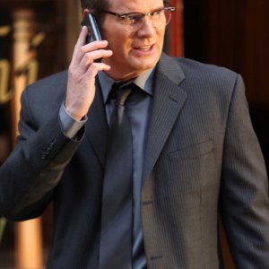 Jack Coleman in una scena tratta dalla premiere della stagione 4 di Heroes