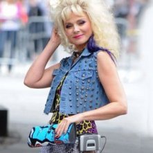 Look selvaggio per Kim Cattrall in un flashback anni '80 di Sex and the City 2