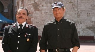 Terence Hill e Nino Frassica in Don Matteo 7