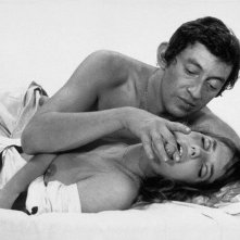 Una sensuale immagine di Jane Birkin e Serge Gainsbourg