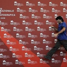 Venezia 2009: una simpatica foto di Fatih Akin, autore del film Soul Kitchen