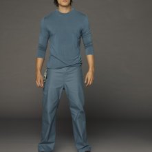 Daniel Henney è il dottor David Lee in una foto promozionale della serie Three Rivers