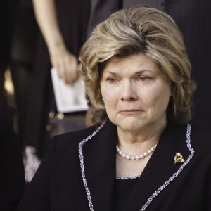 Debra Monk, nel ruolo della madre di George, nella premiere della sesta stagione della serie tv  Grey's Anatomy
