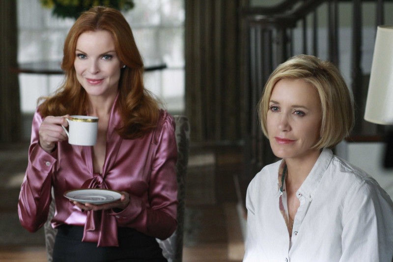 Desperate Housewives Felicity Huffman Accanto A Marcia Cross In Nice Is Different Than Good Primo Episodio Della Sesta Stagione 130414