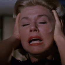 Doris Day in una scena del film Merletto di mezzanotte