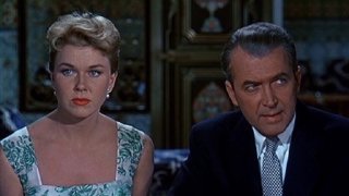 James Stewart e Doris Day in una scena del film L\'uomo che saperva troppo (1956)