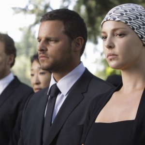Kevin McKidd, Katherine Heigl e Justin Chambers in una scena della premiere della sesta stagione della serie tv  Grey's Anatomy
