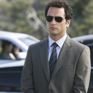 Matthew Rhys nel primo episodio della quarta stagione della serie Brothers & Sisters