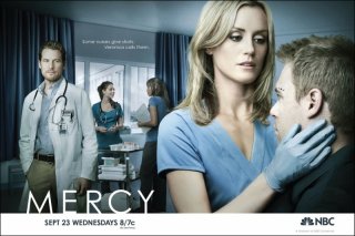 Uno dei poster con sviluppo orizzontale della serie Mercy