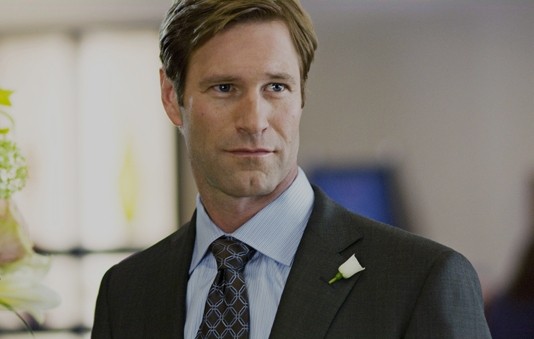 Aaron Eckhart is the protagonist of the movie Love Happens