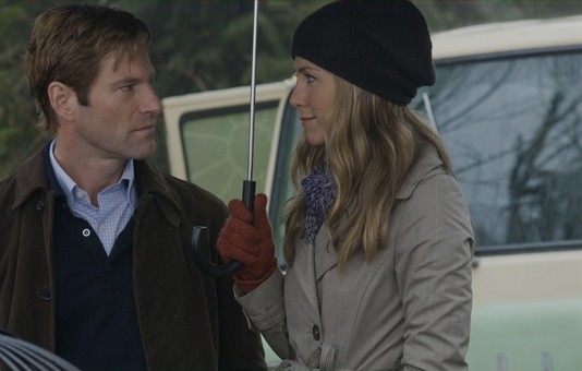 Aaron Eckhart and Jennifer Aniston in an image from the movie Love Happens