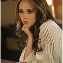 Ghost Whisperer: Jennifer Love Hewitt in Birthday Presence, primo episodio della stagione 5 di cui è anche regista, oltre che interprete