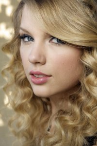 Un primissimo piano di Taylor Swift