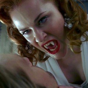 La 'regina vampira' Evan Rachel Wood in una scena dell'episodio 'Beyond Here Lies Nothin'' della serie tv True Blood
