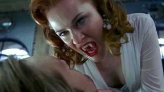 La 'regina vampira' Evan Rachel Wood in una scena dell'episodio 'Beyond Here Lies Nothin'' della serie tv True Blood