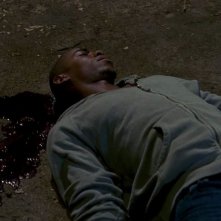 Mehcad Brooks in una scena dell'episodio 'Beyond Here Lies Nothin'' della serie True Blood